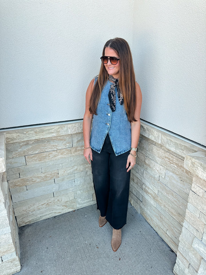 Slim Wide Leg Jean: Black