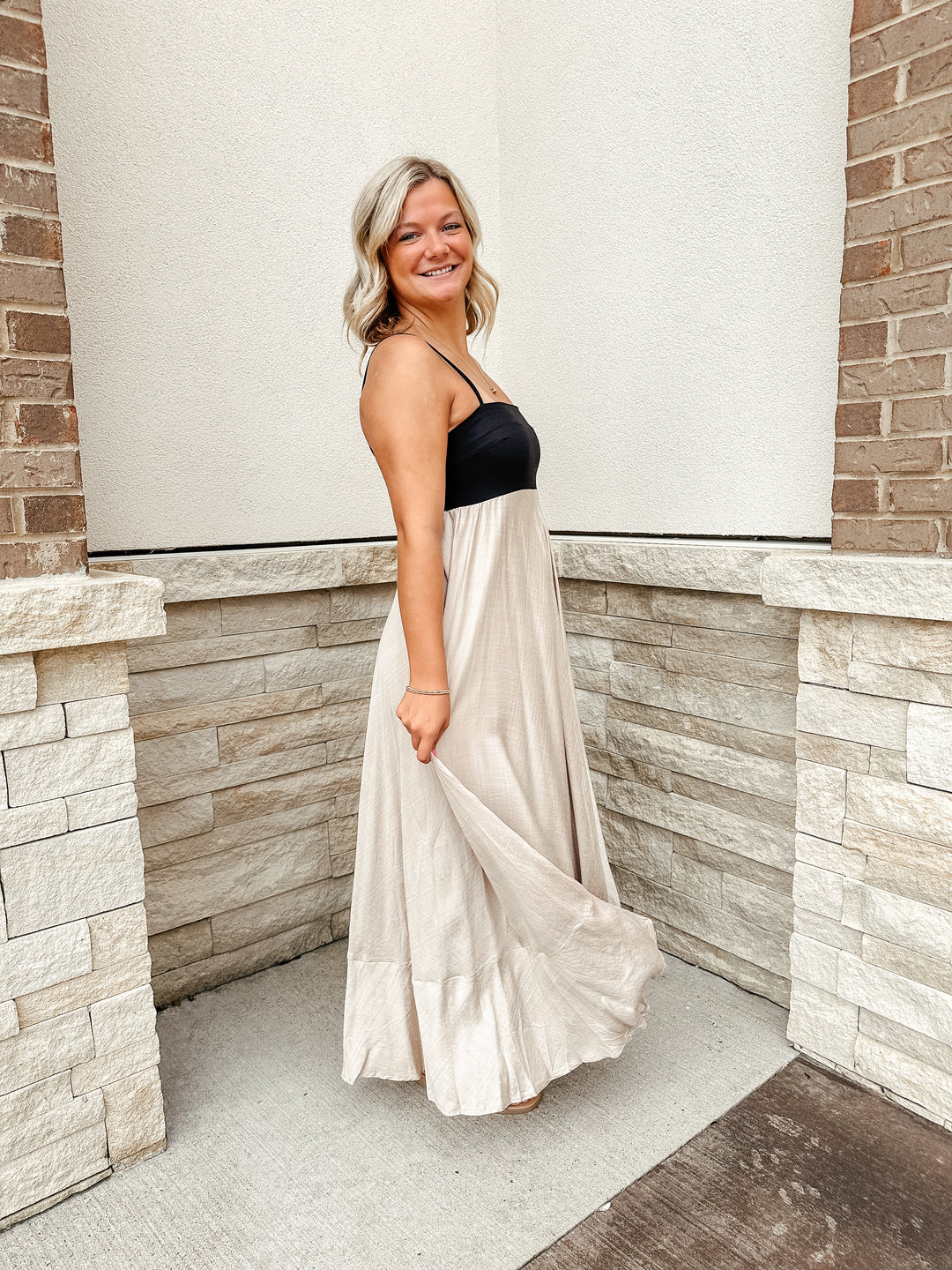 Lucy Linen Blend Maxi: Black/Taupe