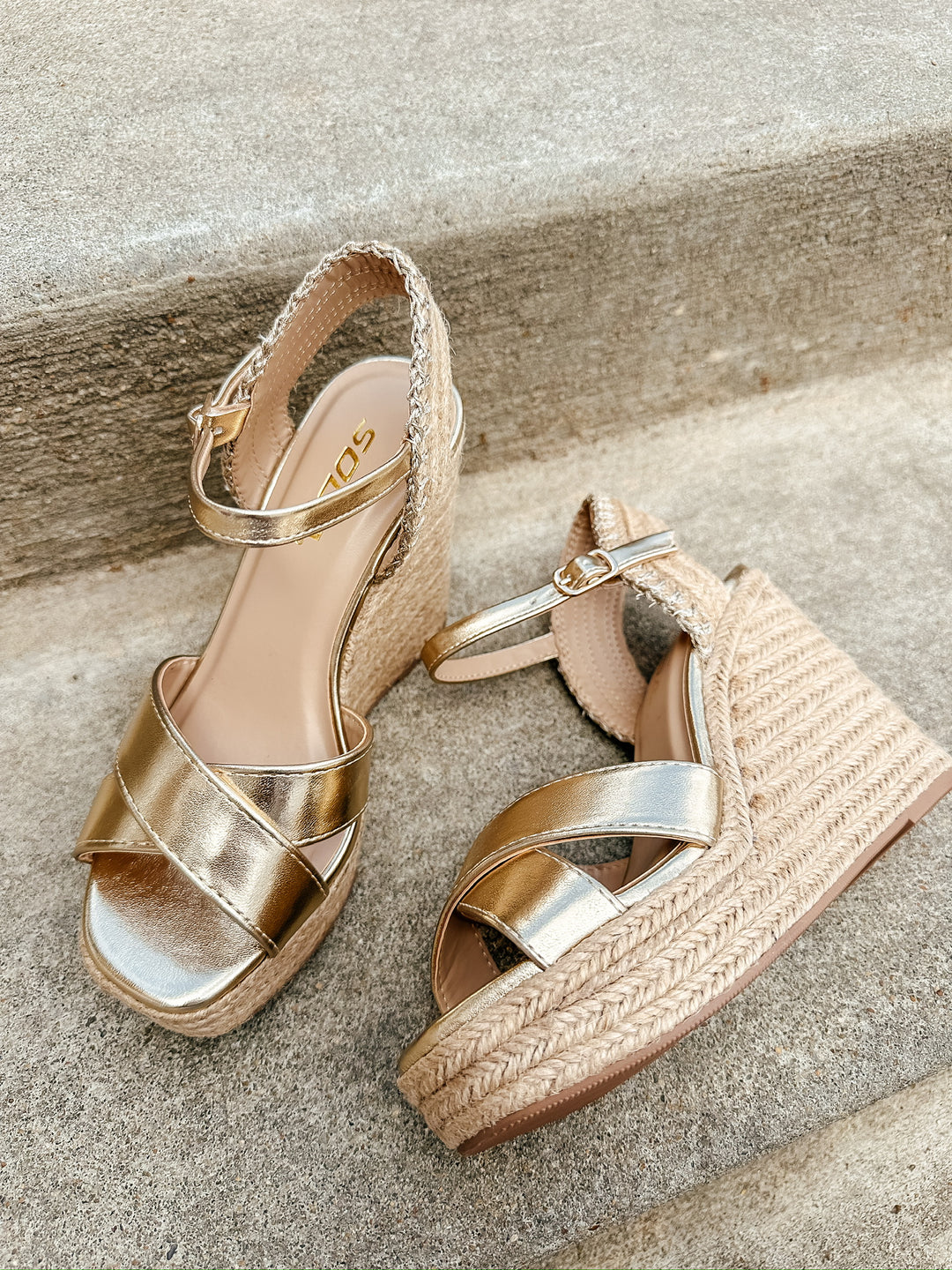 Lorita Gold Wedge